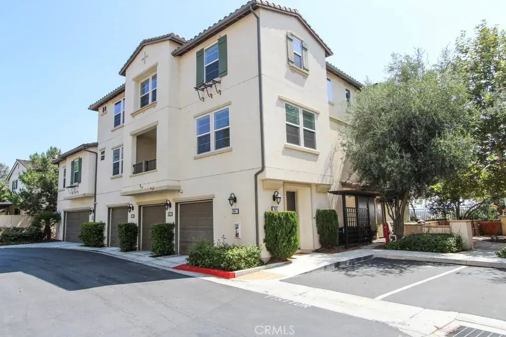 941 S Bluff Road, Montebello