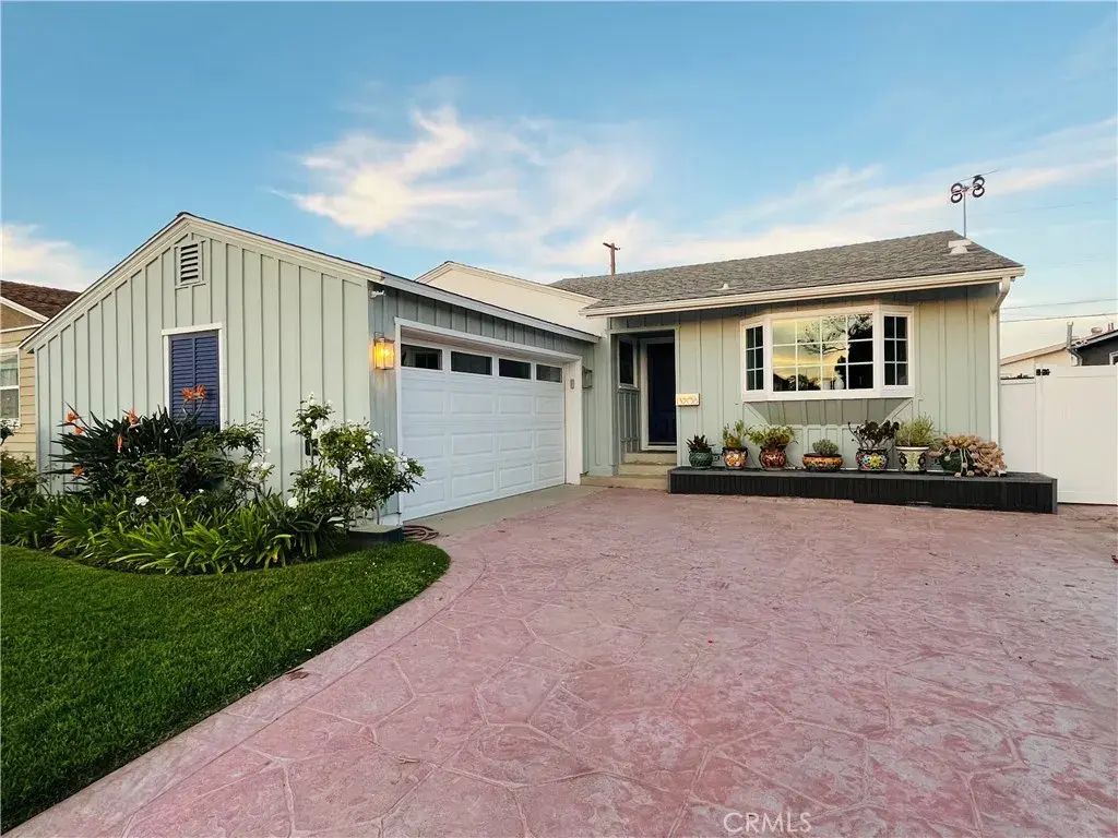 13208 Hansworth Ave, Hawthorne
