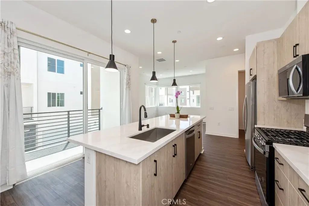105 Culture, Irvine