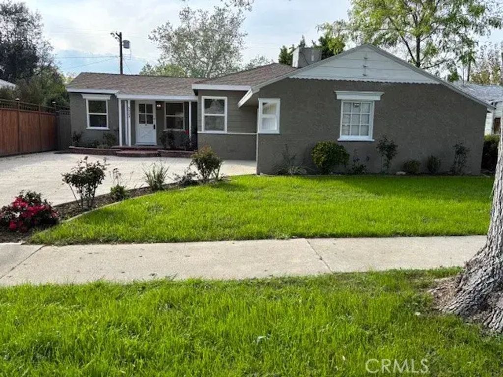 6923 Enfield, Reseda