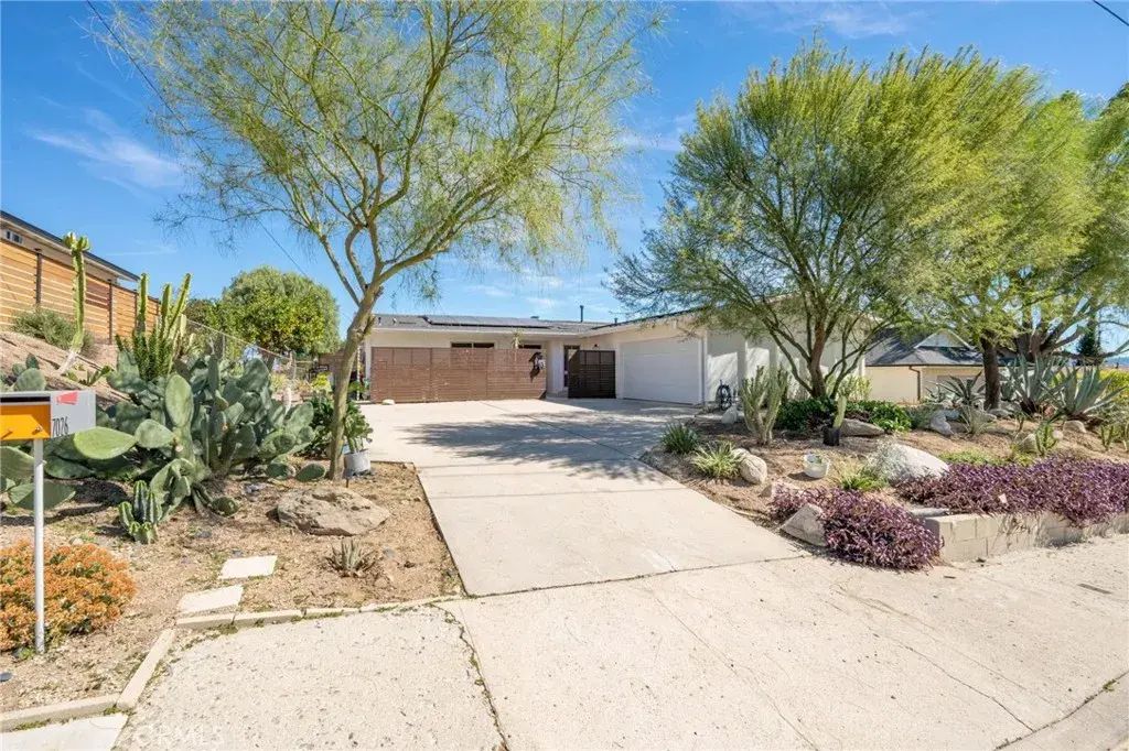 7026 Middlesbury Ridge, West Hills