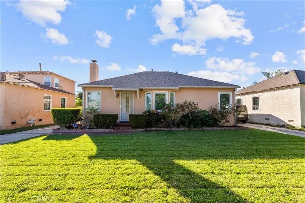 3551 Hillcrest Drive, Los Angeles