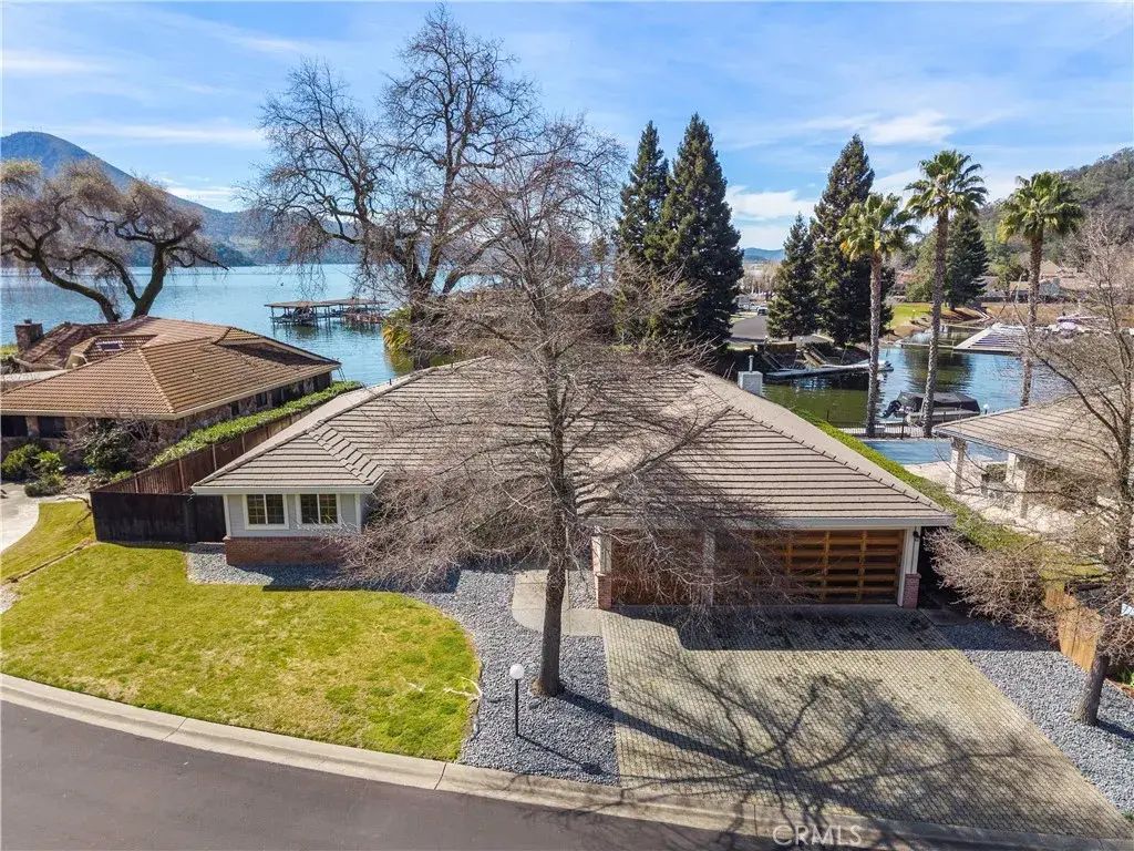 8641 Paradise Valley Boulevard, Lucerne
