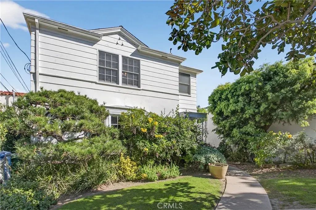 1225 Smithwood Drive, Los Angeles