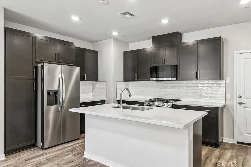 9821 Crossbay Loop 903, Jurupa Valley