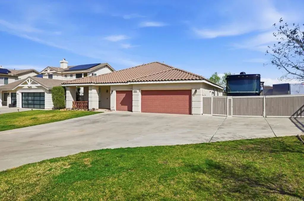 27678 Trailhead Court, Corona