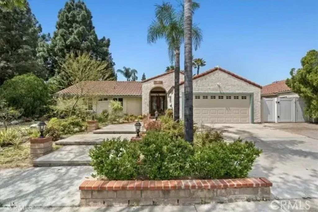 10401 Garden Grove, Northridge