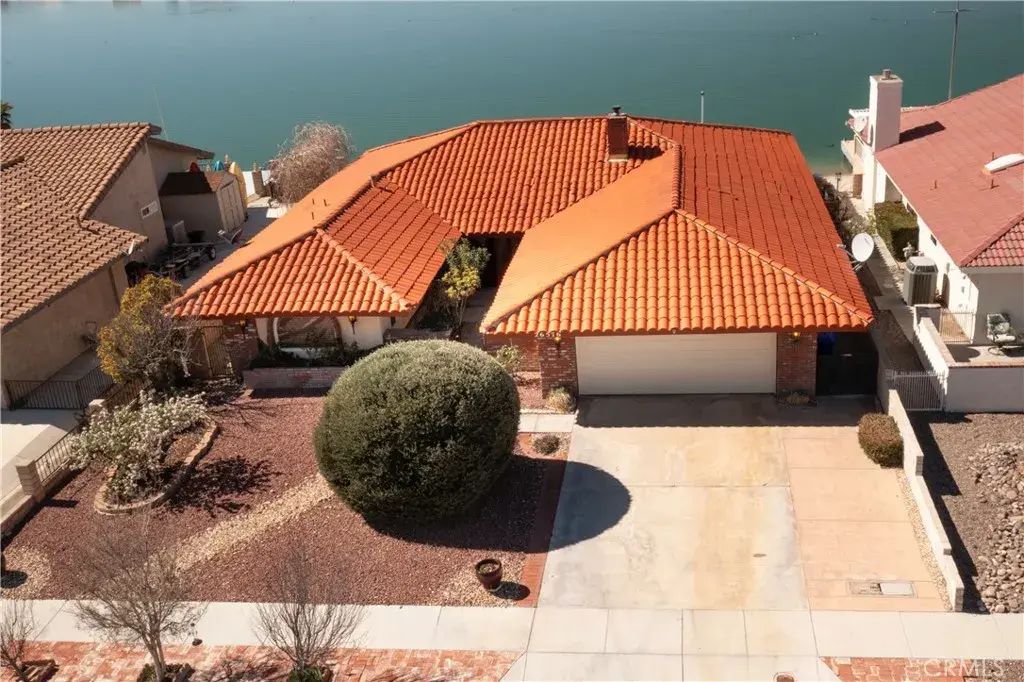 26576 Bluewater Road, Helendale