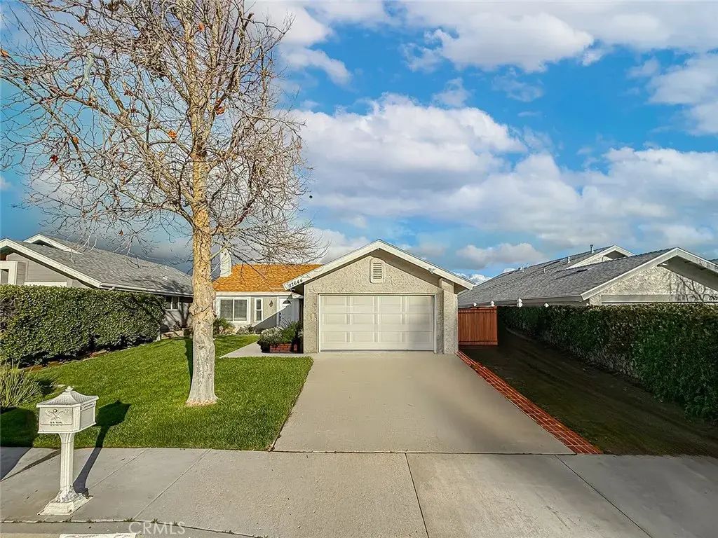 27644 Sycamore Creek, Valencia