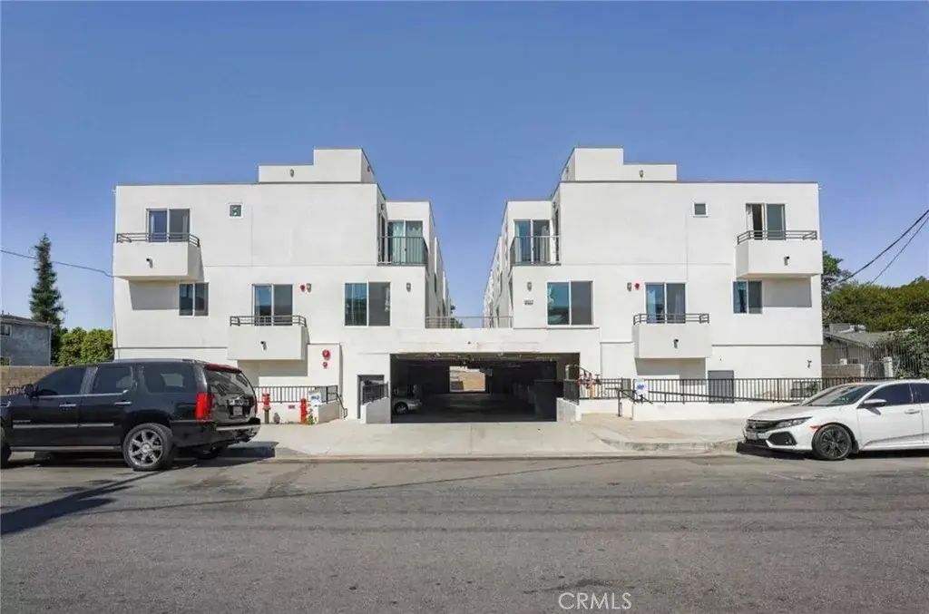 8837 Burnet Avenue, North Hills