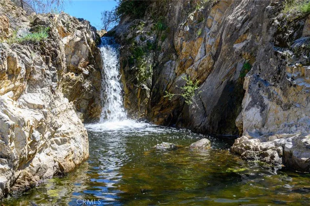2 Huer Huero, Creston
