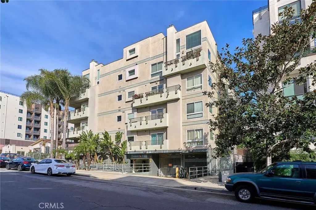 1036 S Serrano 105, Los Angeles