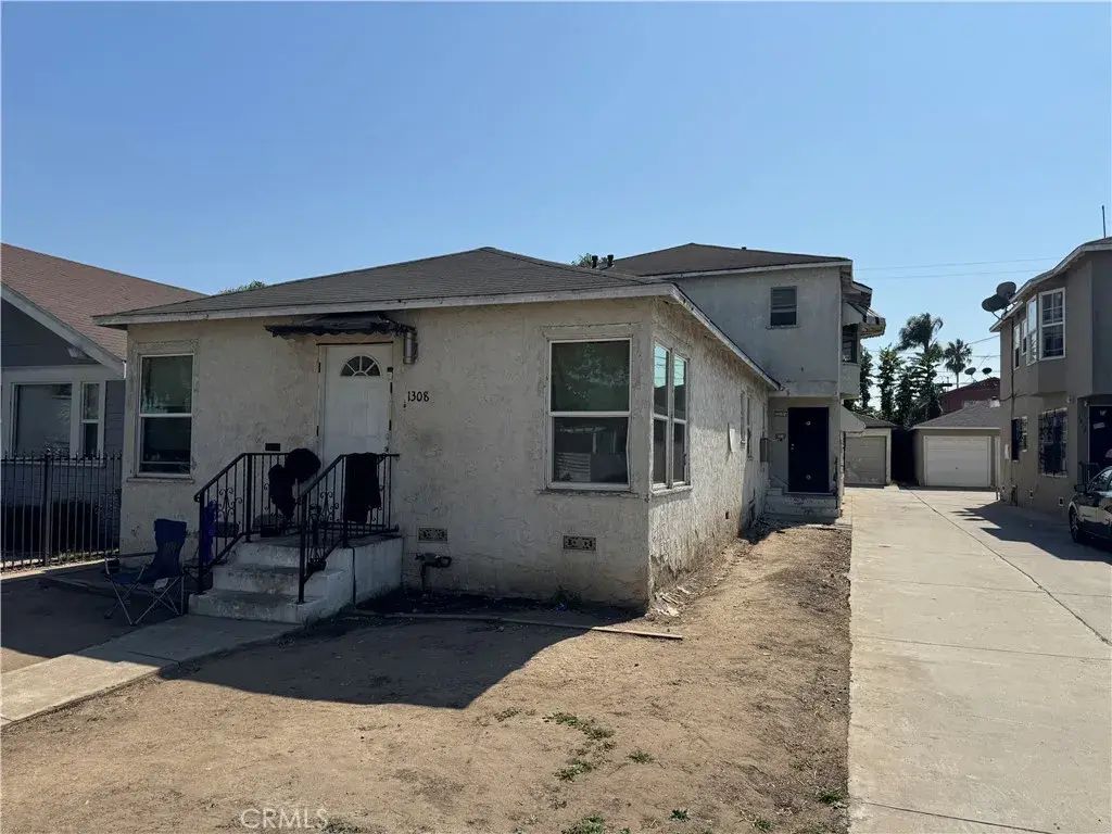 1310 W 89th Street, Los Angeles