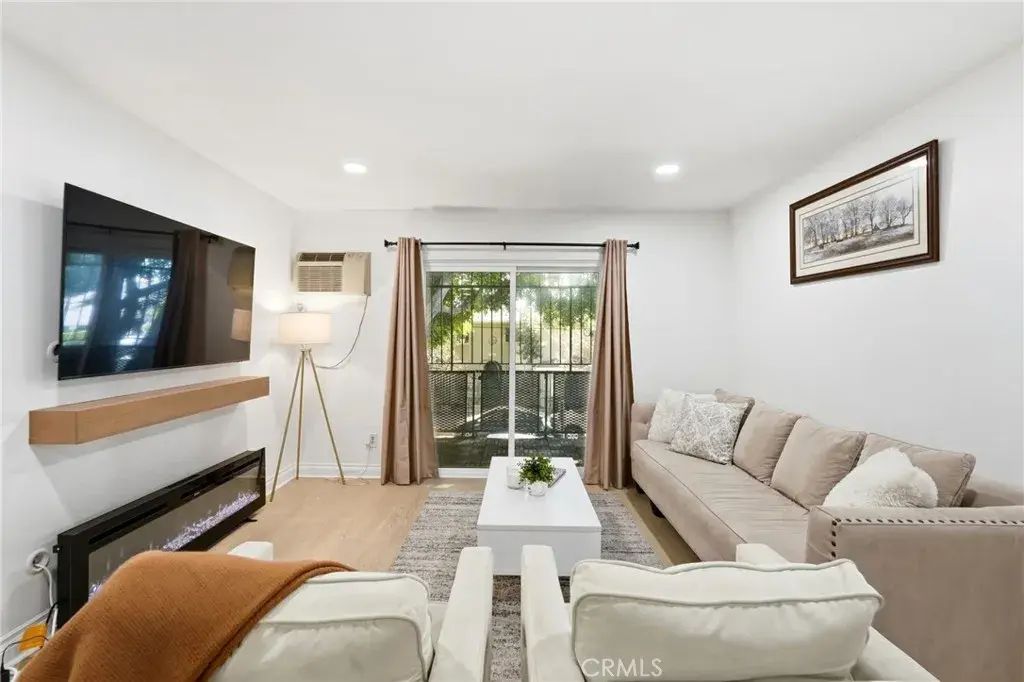 6904 Radford 5, North Hollywood