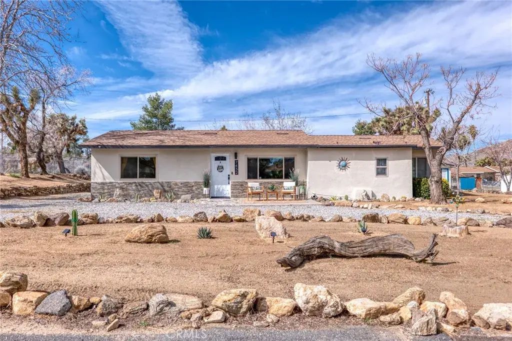 7432 Dumosa, Yucca Valley