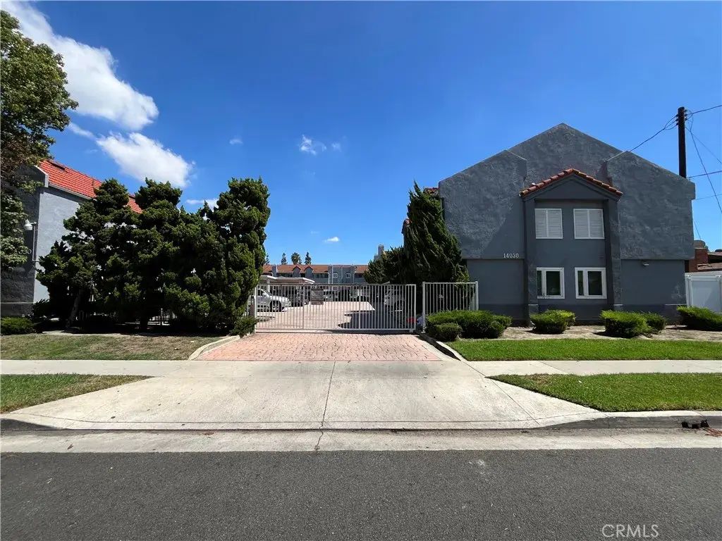 14030 Mcclure Avenue 208, Paramount