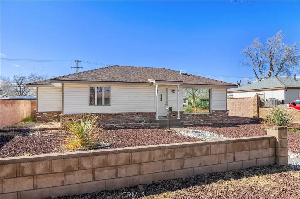 45021 11th West, Lancaster