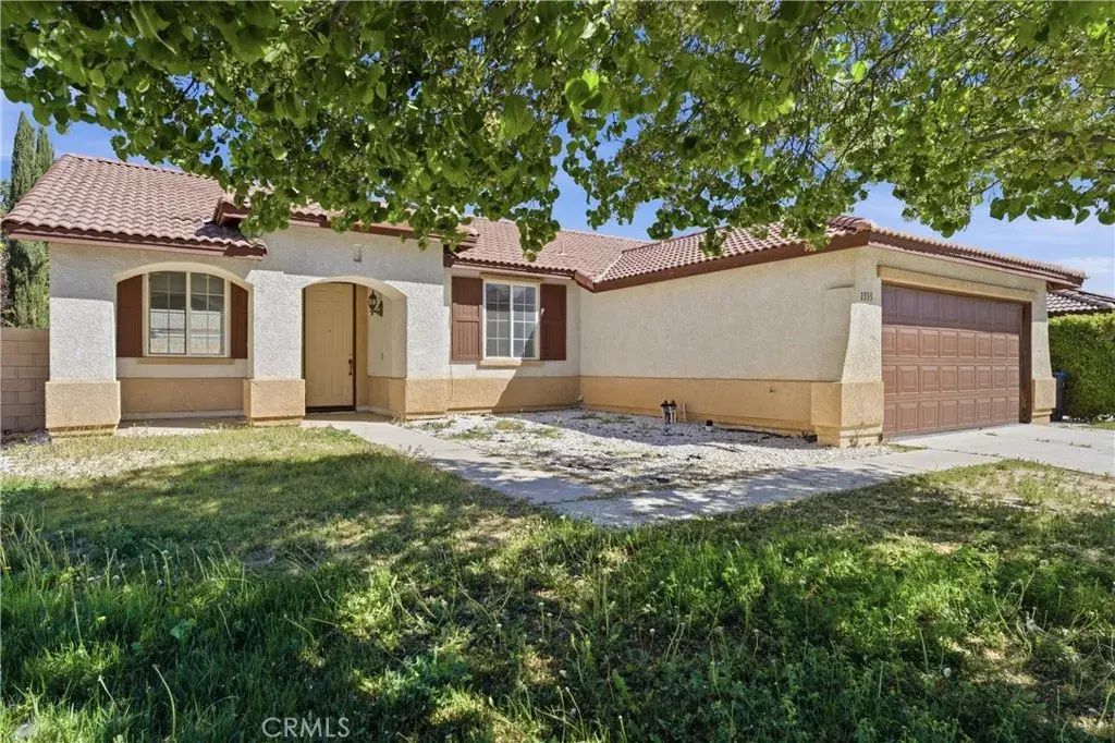 1555 Sutherland, Lancaster