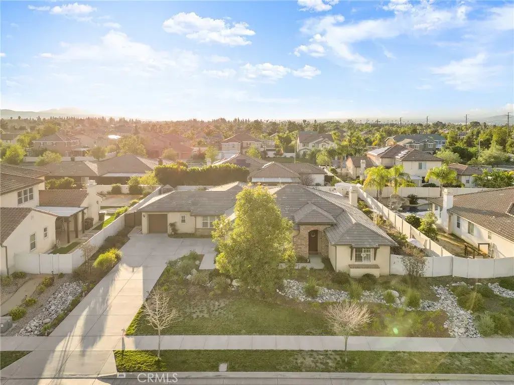 1575 N Grove, Redlands