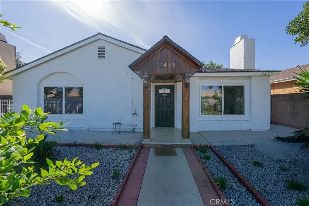 11430 Strathern, North Hollywood