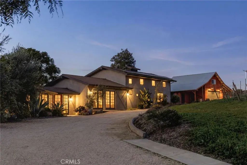 5951 Olivera Canyon, Santa Maria
