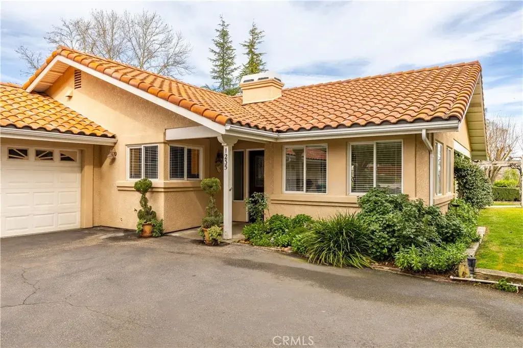 1235 Shane Lane, Templeton