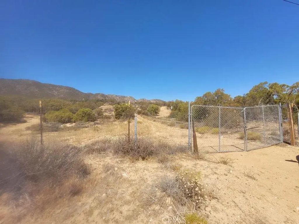 Terwilliger Road, Anza
