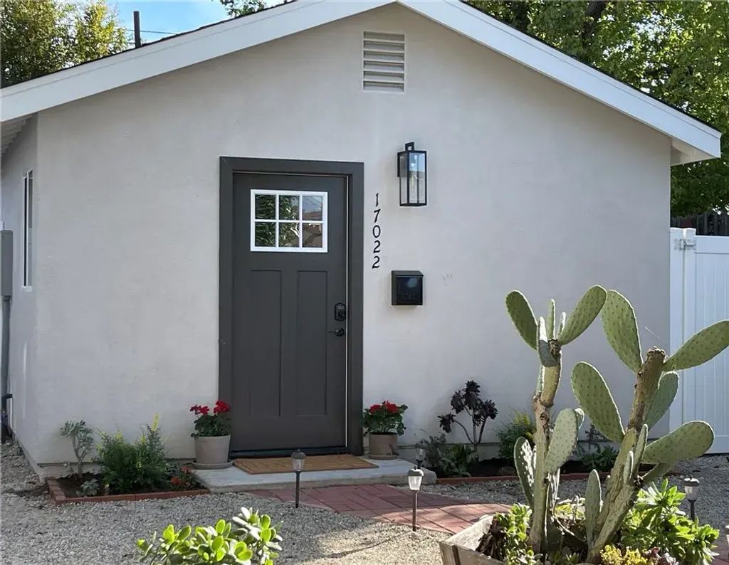 17020 Flanders, Granada Hills
