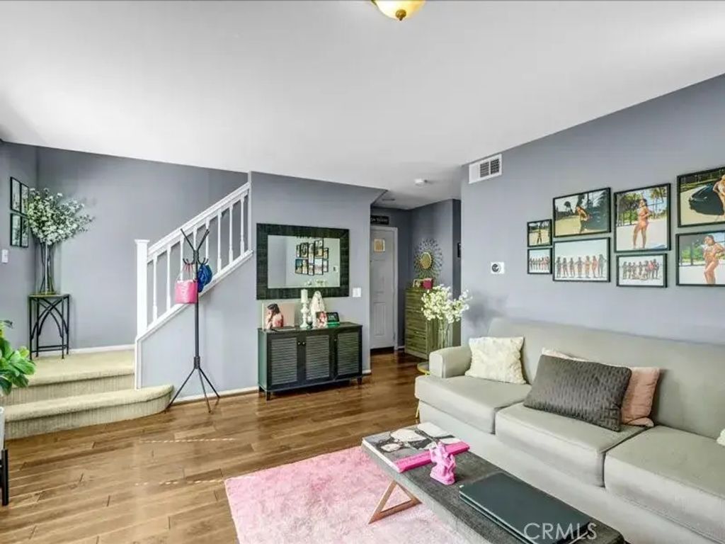 6840 De Celis 31, Lake Balboa