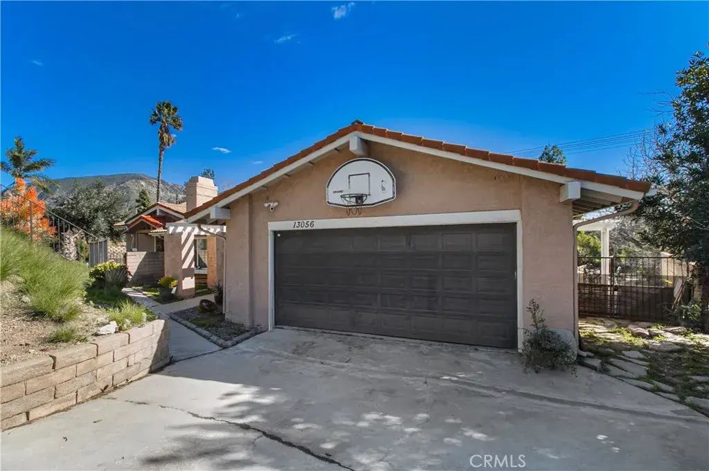 13056 Aztec, Sylmar