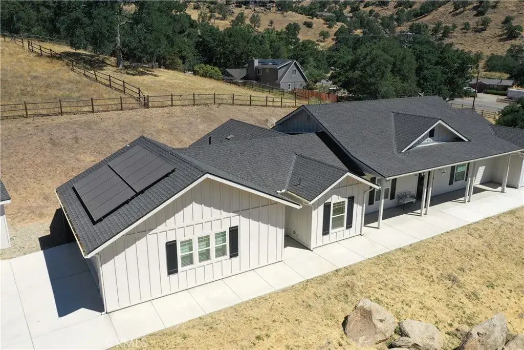 25904 Bear Valley, Tehachapi