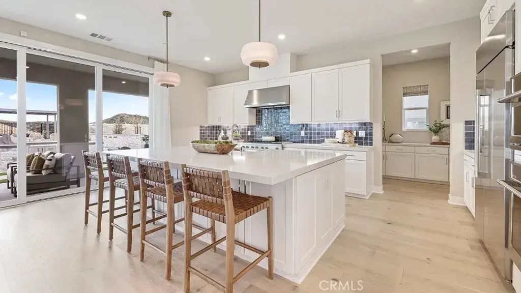 24325 Camino Oceano, Valencia