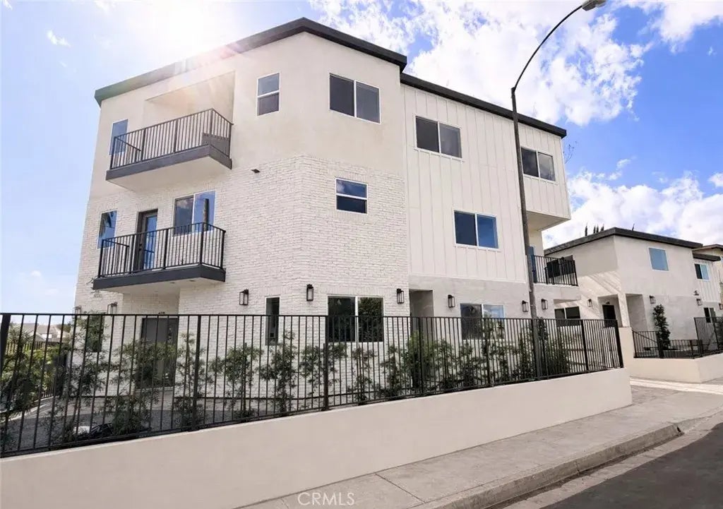 415 N La Fayette Park, Los Angeles