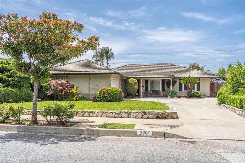 2208 E Linfield, Glendora