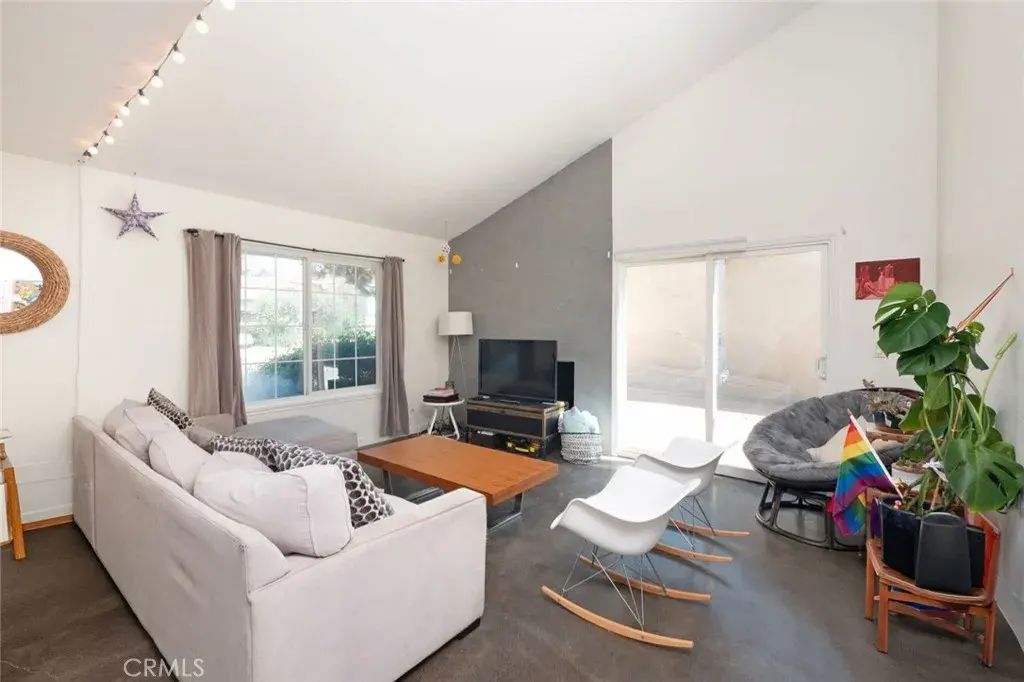 5015 Pearblossom, Riverside