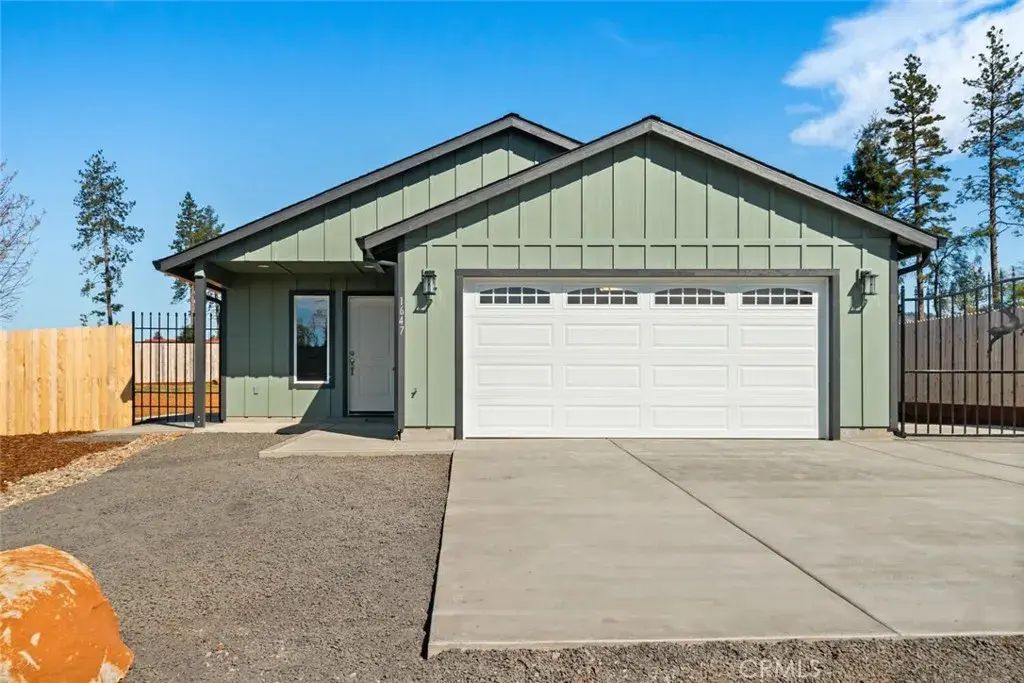 1647 Log Cabin, Paradise
