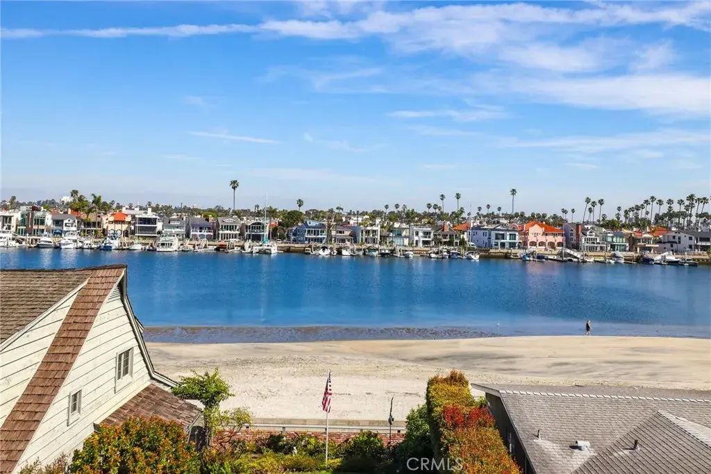 64 59th Place, Long Beach