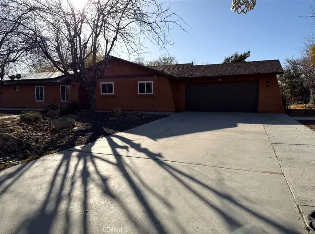 10584 8th, Hesperia