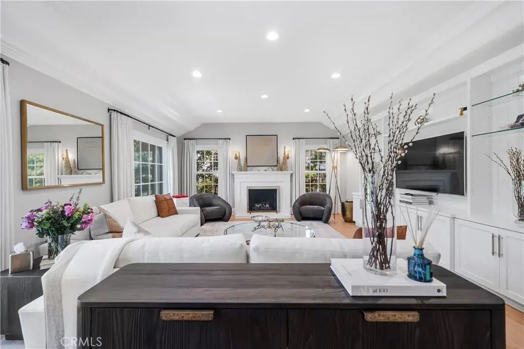 10455 Lindbrook Drive, Los Angeles