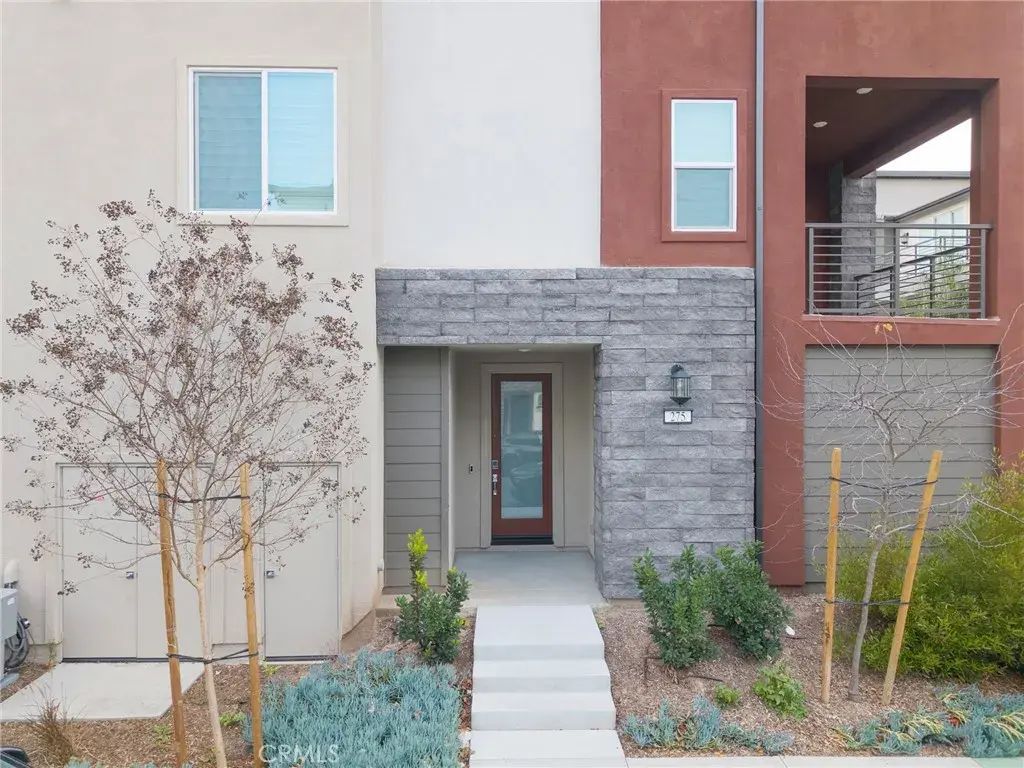 275 Lynx, Irvine