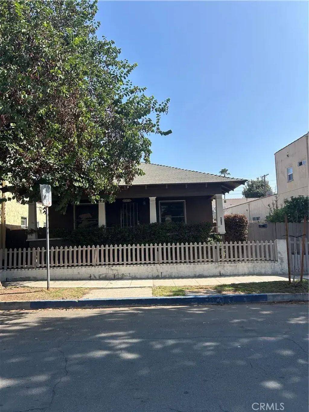 828 Maine, Long Beach