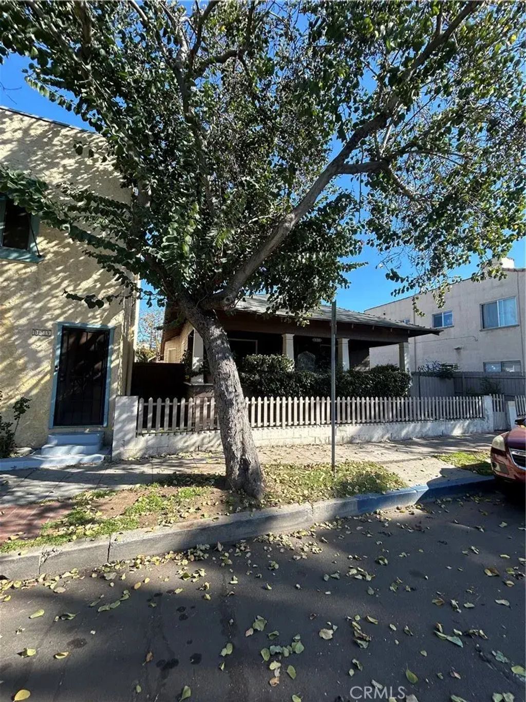 828 Maine, Long Beach