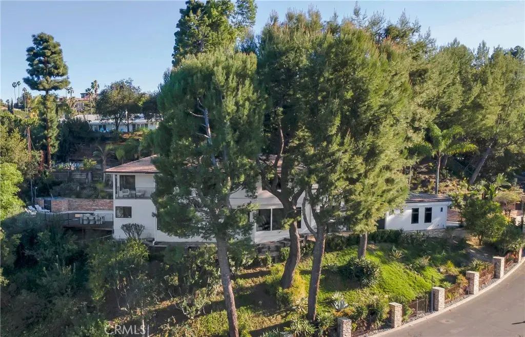 4032 Rogen Drive, Encino