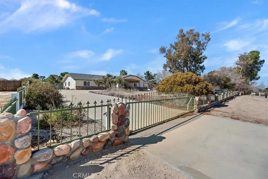9860 Alta Mesa Avenue, Phelan