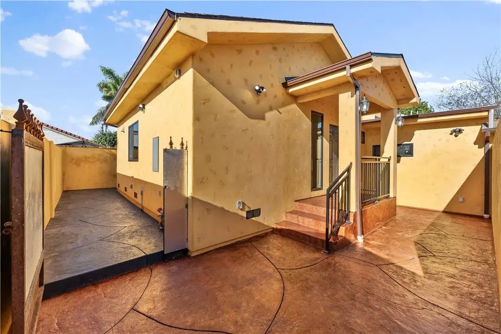 13249 Kagel Canyon Street, Pacoima