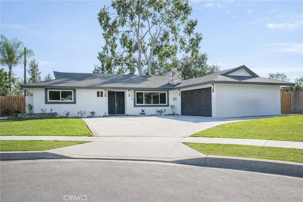 1120 Sesmas, Monrovia