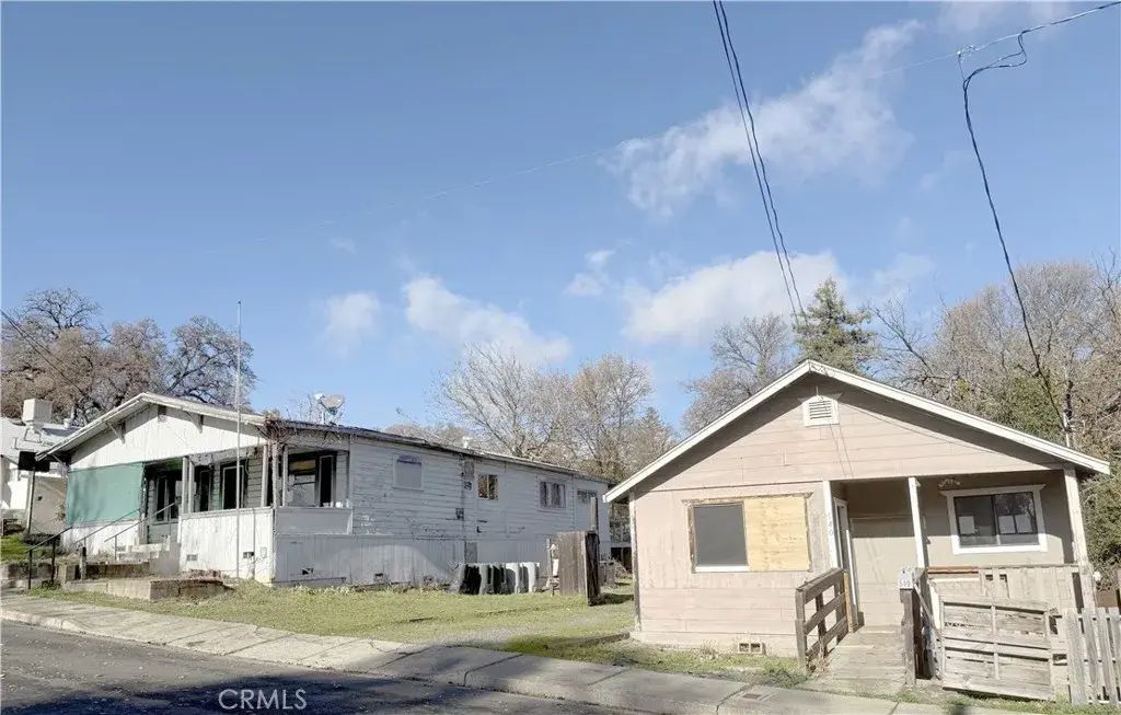 560 1st, Lakeport
