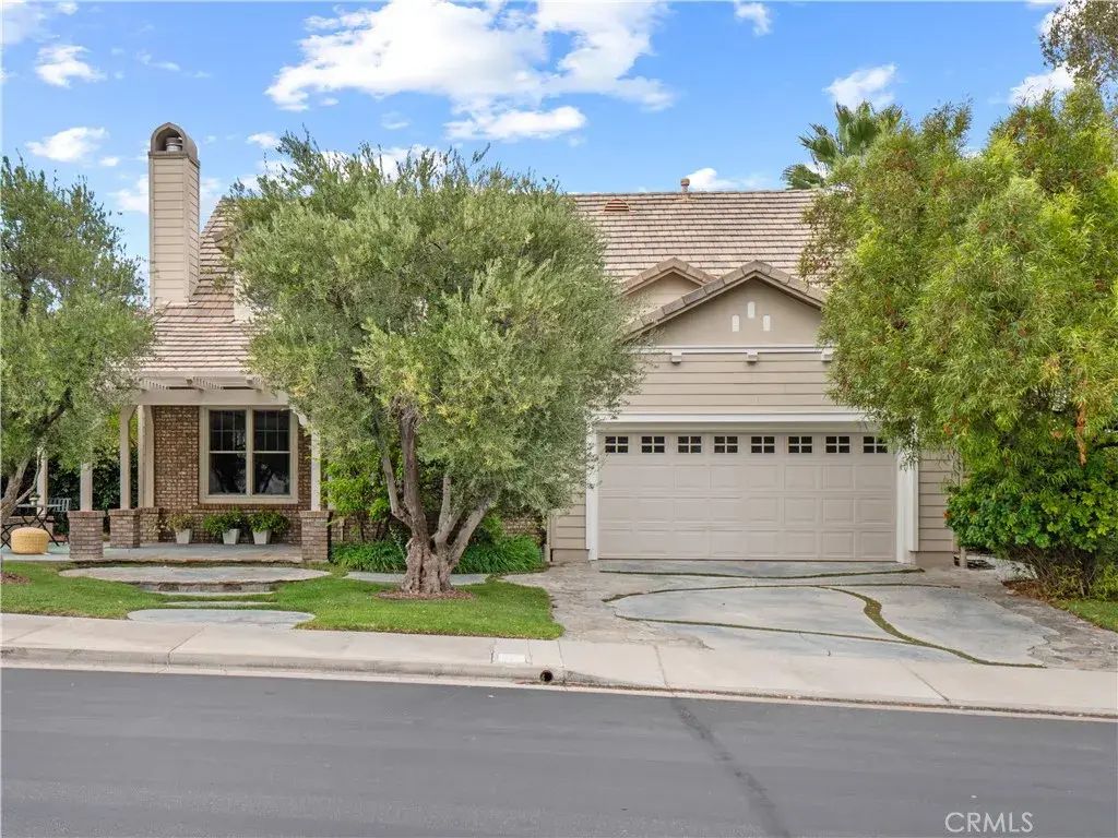 25679 Smoketree, Valencia