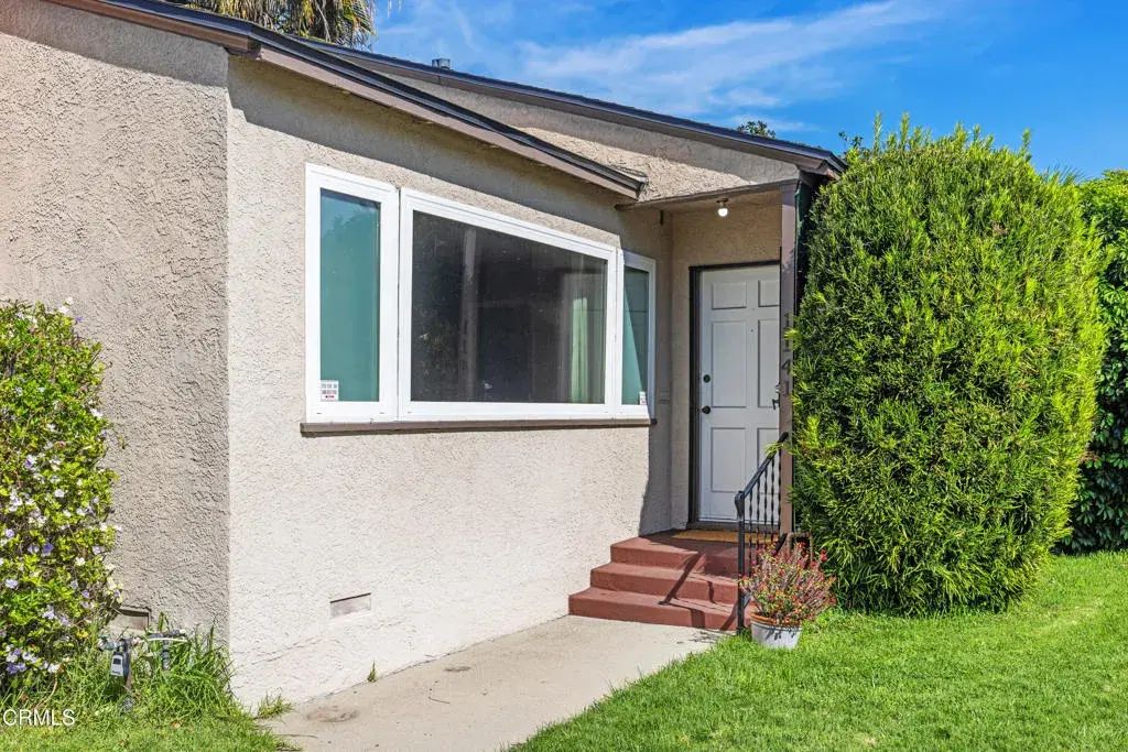 1141 E Cameron Avenue, West Covina