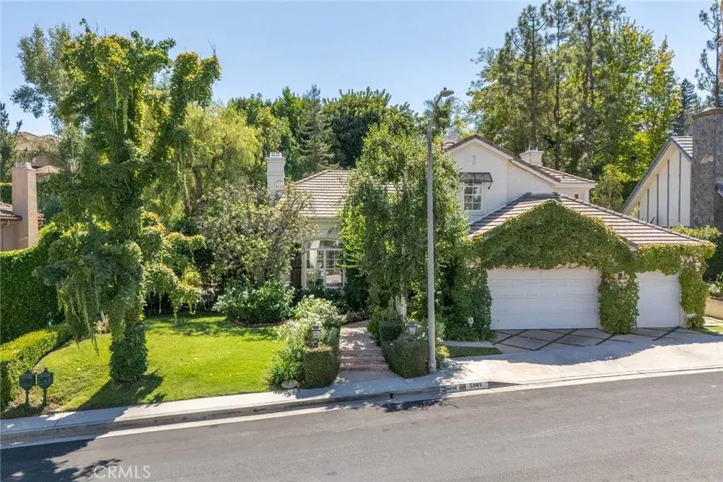 5985 Vista De La Luz, Woodland Hills